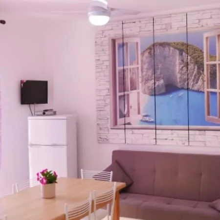 Apartment Embrace The Sea Breeze In